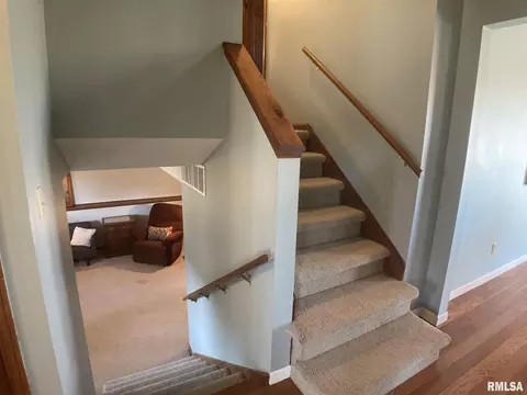 160 James Dr, Macomb, IL 61455 photo 3