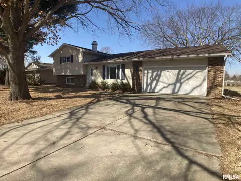 160 James Dr, Macomb, IL 61455 photo 21