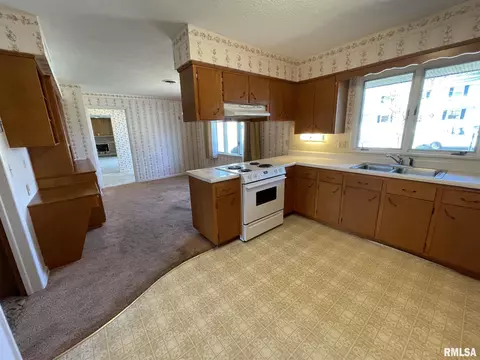700 S Hilldale Ave, Eureka, IL 61530 photo 25