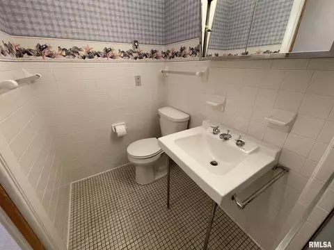 700 S Hilldale Ave, Eureka, IL 61530 photo 12