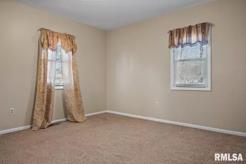 1424 E Beach St, Peoria, IL 61615 photo 4