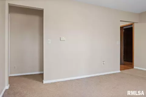 1424 E Beach St, Peoria, IL 61615 photo 7