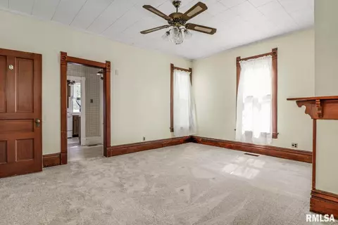 206 W 4th St, Delavan, IL 61734 photo 14