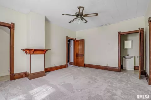 206 W 4th St, Delavan, IL 61734 photo 16