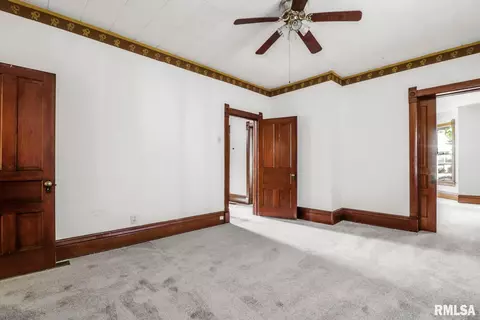 206 W 4th St, Delavan, IL 61734 photo 11