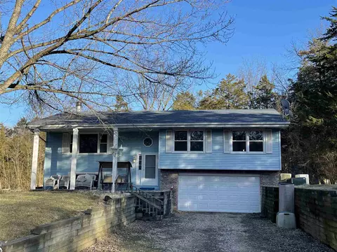 1527 Deer Path Rd, Metamora, IL 61548 photo 1