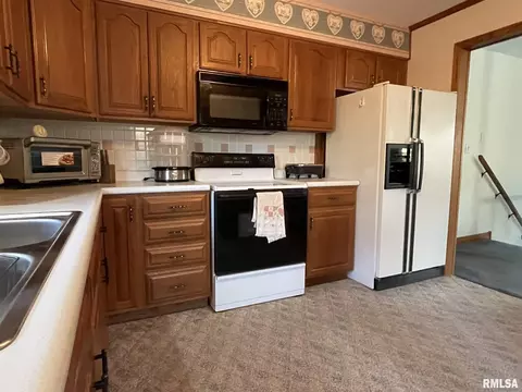 1527 Deer Path Rd, Metamora, IL 61548 photo 8