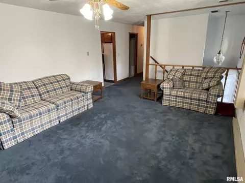 1527 Deer Path Rd, Metamora, IL 61548 photo 3