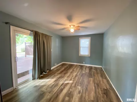 2000 Maple Ave, Macomb, IL 61455 photo 9