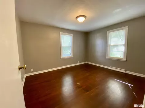 2000 Maple Ave, Macomb, IL 61455 photo 7
