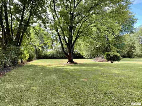 2000 Maple Ave, Macomb, IL 61455 photo 16