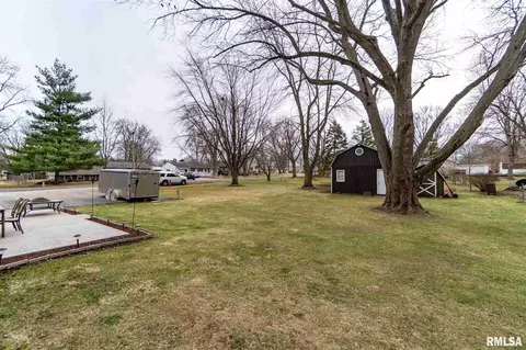 412 E 8th St, Delavan, IL 61734 photo 22