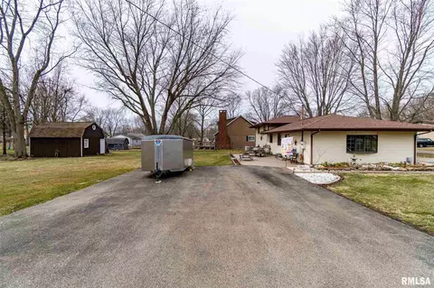 412 E 8th St, Delavan, IL 61734 photo 25