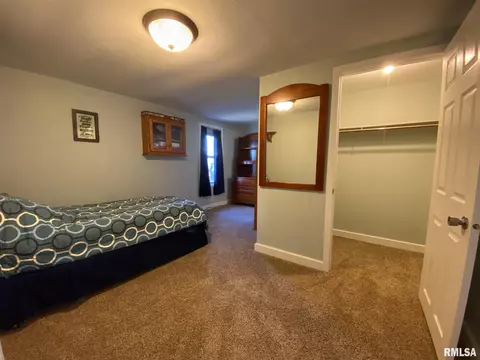 921 E Carroll St, Macomb, IL 61455 photo 16
