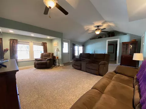 921 E Carroll St, Macomb, IL 61455 photo 5