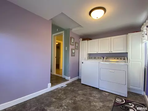 921 E Carroll St, Macomb, IL 61455 photo 21