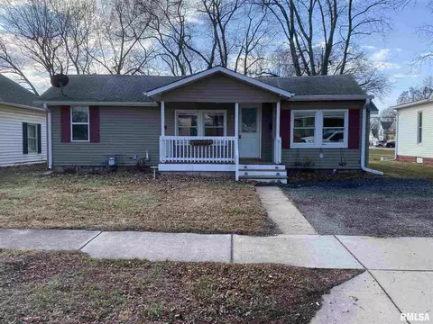 921 E Carroll St, Macomb, IL 61455 photo 1