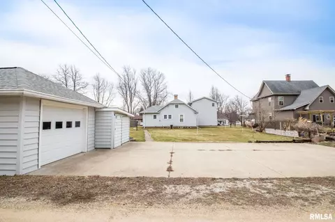 304 E Walnut St, Washburn, IL 61570 photo 42