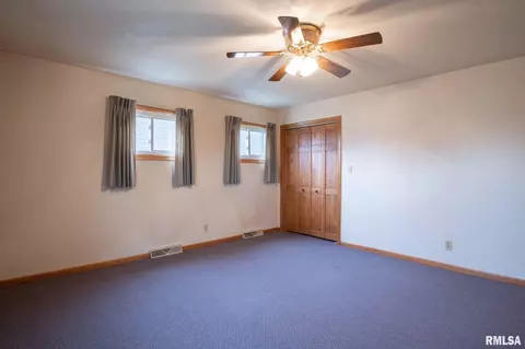 304 E Walnut St, Washburn, IL 61570 photo 23