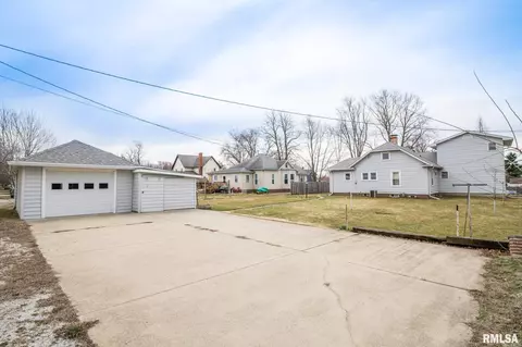 304 E Walnut St, Washburn, IL 61570 photo 41
