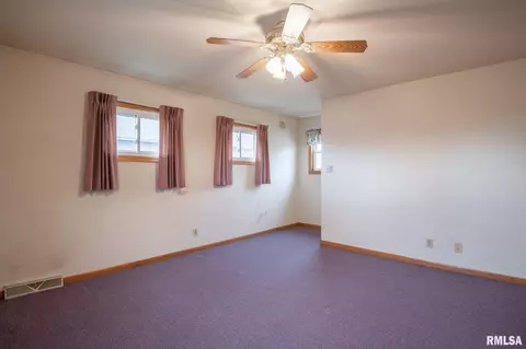 304 E Walnut St, Washburn, IL 61570 photo 20
