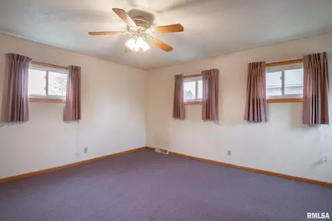 304 E Walnut St, Washburn, IL 61570 photo 19