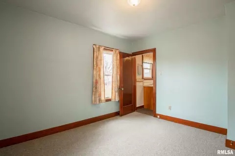 304 E Walnut St, Washburn, IL 61570 photo 12