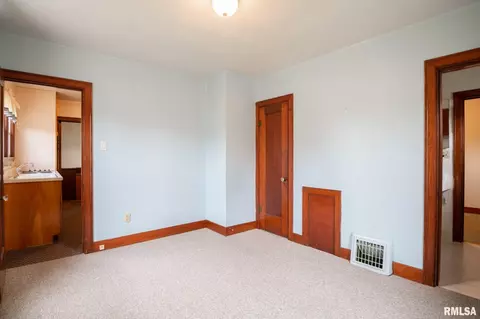 304 E Walnut St, Washburn, IL 61570 photo 15