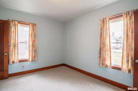 304 E Walnut St, Washburn, IL 61570 photo 13