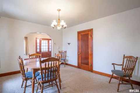 304 E Walnut St, Washburn, IL 61570 photo 11