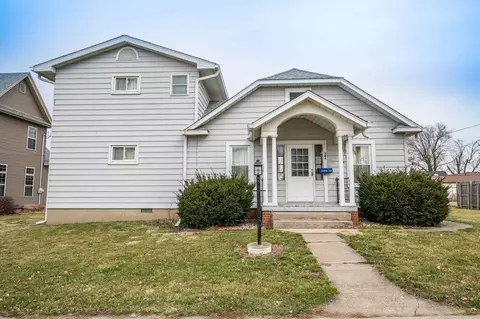 304 E Walnut St, Washburn, IL 61570 photo 2