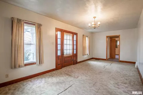 304 E Walnut St, Washburn, IL 61570 photo 3