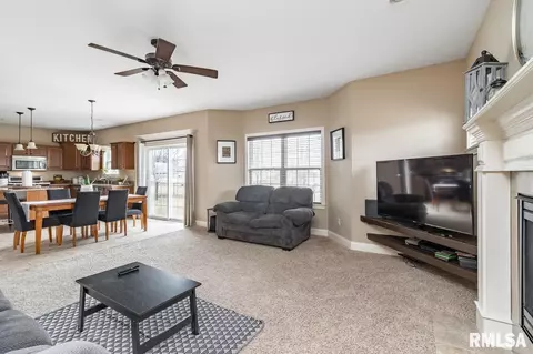 1301 Willow Dr, Washington, IL 61571 photo 7