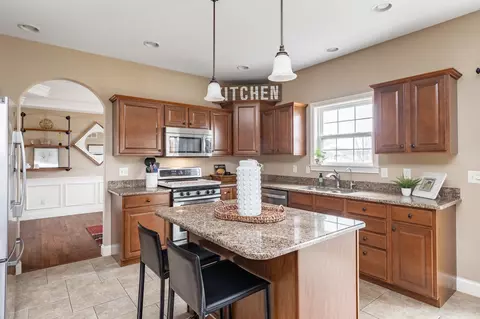 1301 Willow Dr, Washington, IL 61571 photo 9