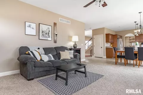 1301 Willow Dr, Washington, IL 61571 photo 8