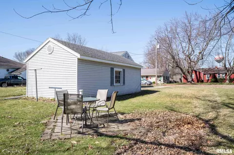 232 E Sheridan St, Manito, IL 61546 photo 10