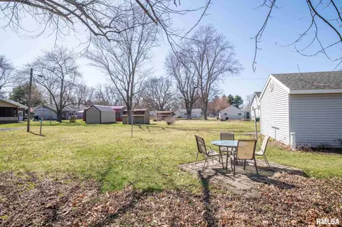 232 E Sheridan St, Manito, IL 61546 photo 11