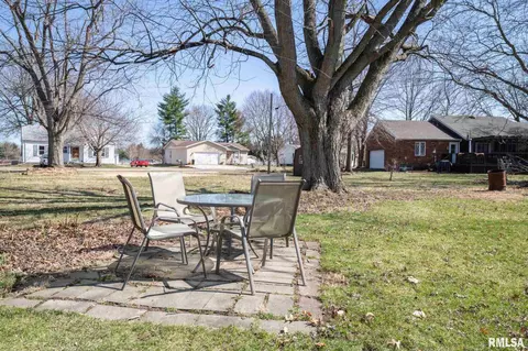 232 E Sheridan St, Manito, IL 61546 photo 8