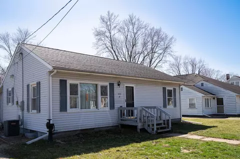232 E Sheridan St, Manito, IL 61546 photo 3