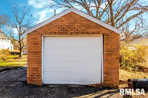 845 Pool Ct, Canton, IL 61520 photo 25