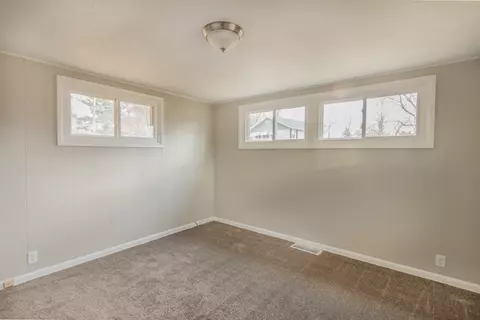 845 Pool Ct, Canton, IL 61520 photo 17