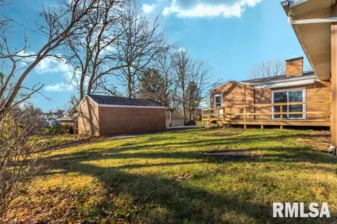 845 Pool Ct, Canton, IL 61520 photo 23