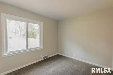 845 Pool Ct, Canton, IL 61520 photo 15