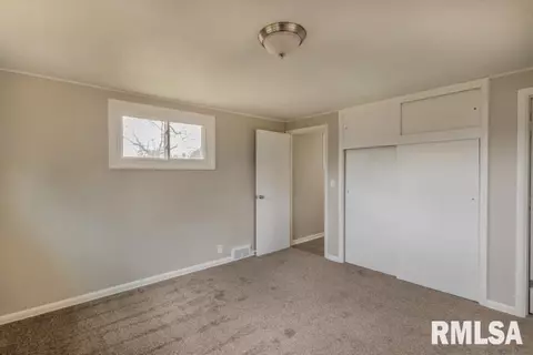 845 Pool Ct, Canton, IL 61520 photo 18