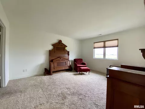 313 Scotch Pine Dr, Macomb, IL 61455 photo 11