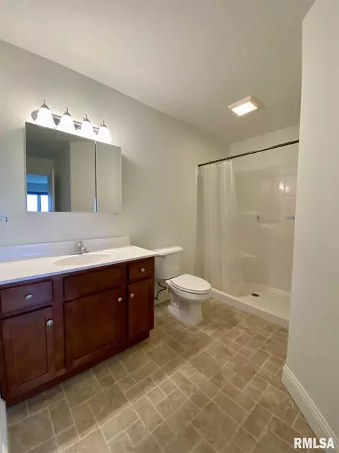 313 Scotch Pine Dr, Macomb, IL 61455 photo 12