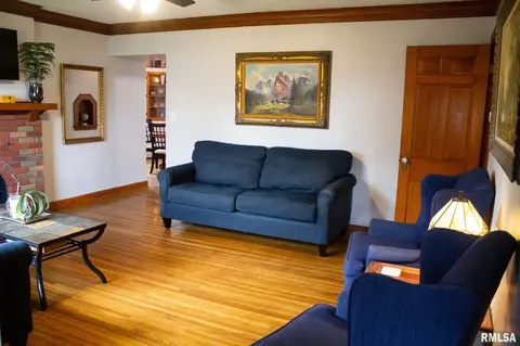 203 S Hamilton St, Eureka, IL 61530 photo 7