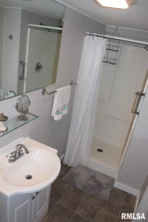 604 Beverly Ave, Macomb, IL 61455 photo 24