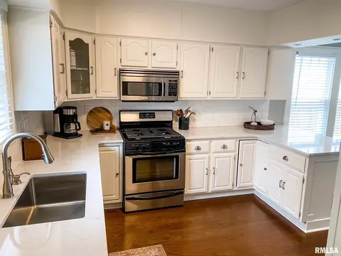 604 Beverly Ave, Macomb, IL 61455 photo 13
