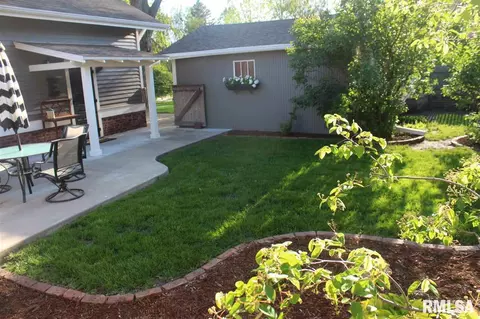 604 Beverly Ave, Macomb, IL 61455 photo 6